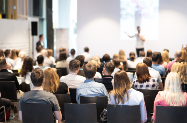 Collegamento a Intelligenza: singolare o plurale?